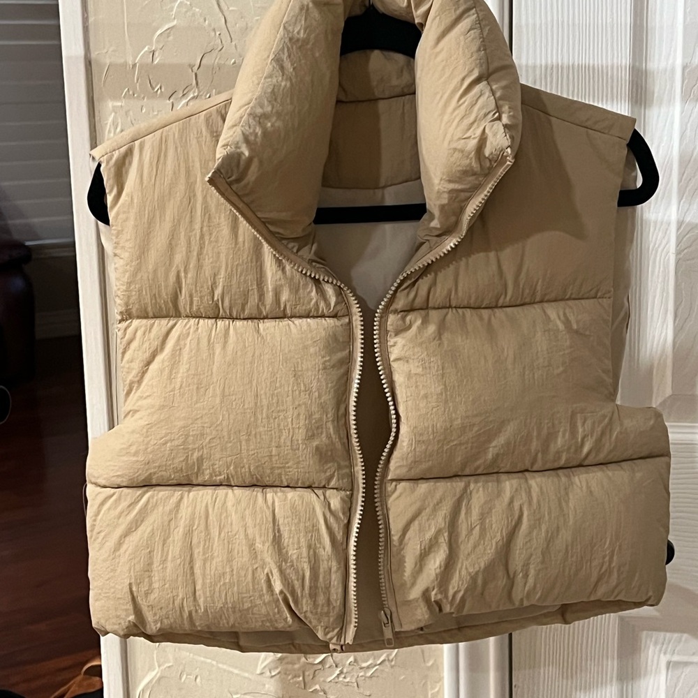 Stylish Women's Tan Puffer Vest